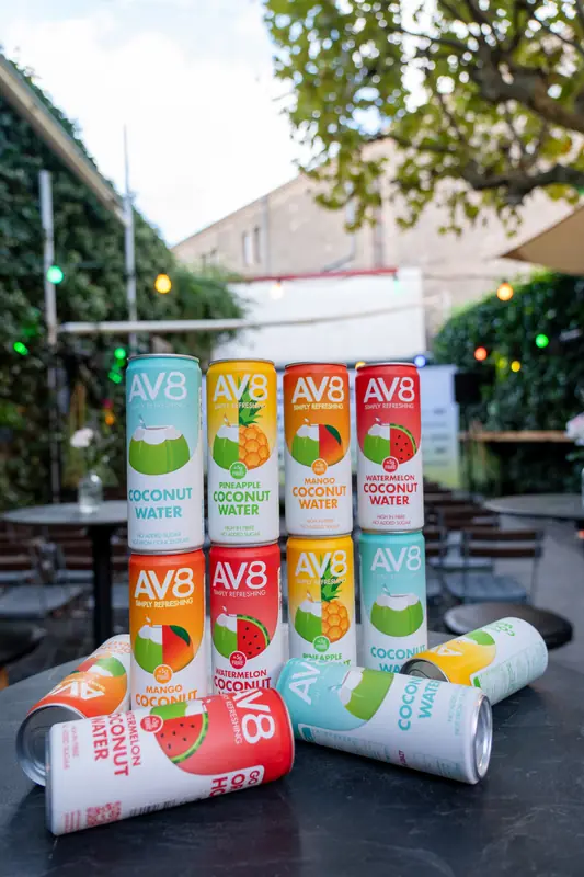 AV8