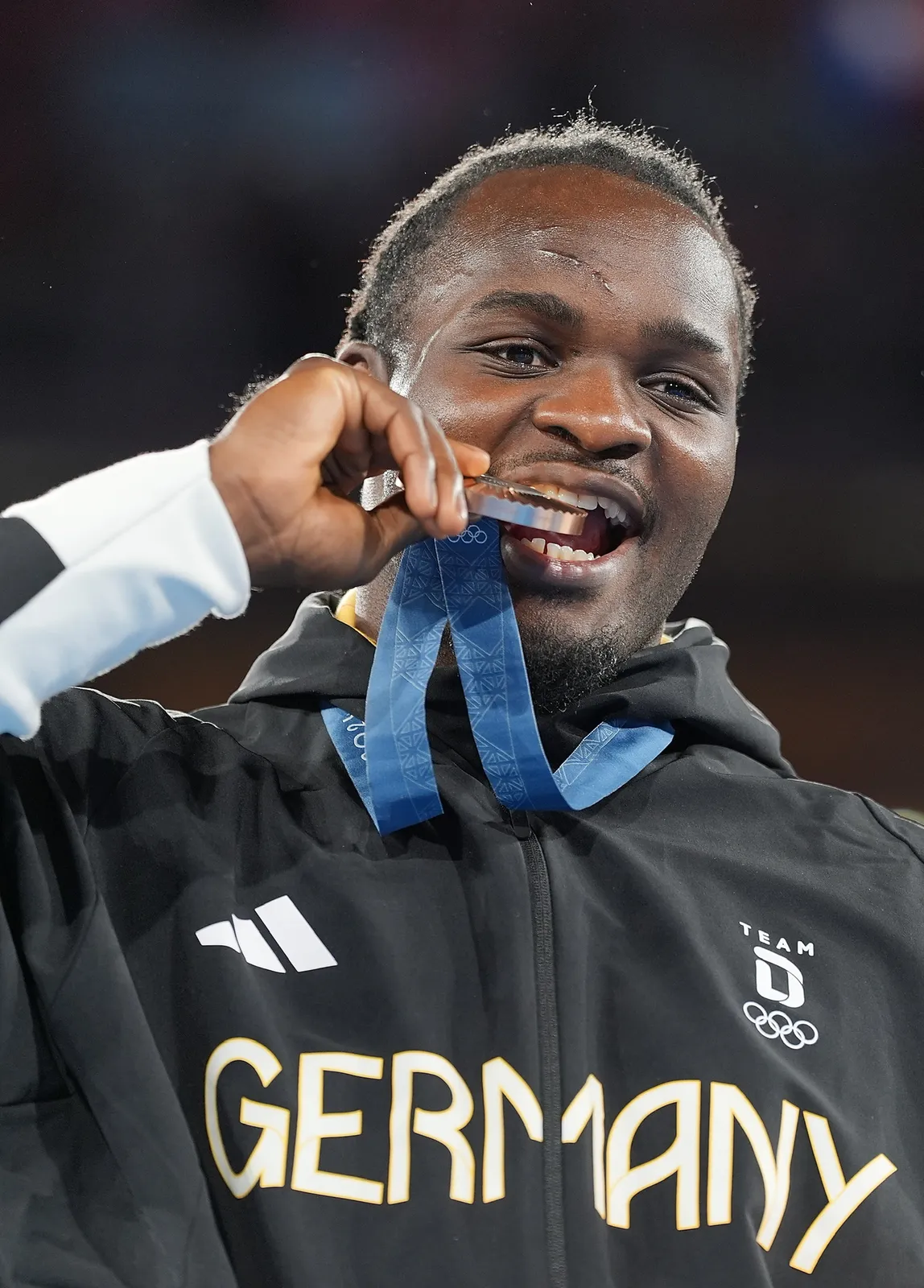 Nelvie Tiafack mit Olympia-Medaille